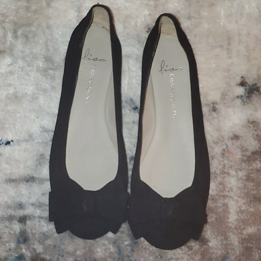 Donald J Pliner Flats